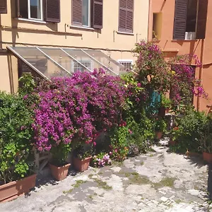 https://elegante-open-space-con-vasca-idromassaggio-a-trastevere.it-romehotels.com